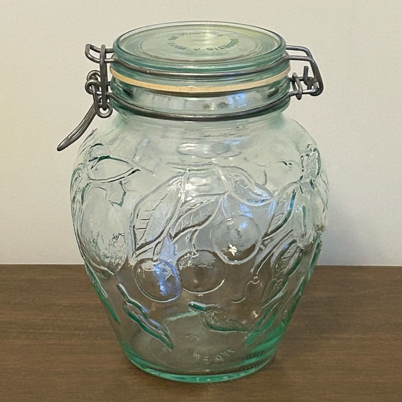 HERMETIC GREEN TINT GLASS FRUIT EMBOSSED CANISTER & WIRE BAIL LID MADE IN ITALY - Picture 2 of 9